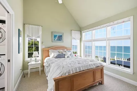 Bedroom - 84 Sagamore Rd, Sagamore Beach, MA 02562 photo 1 of 5
