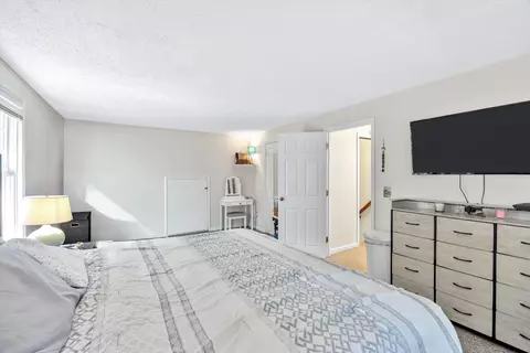 Bedroom - 27 Oregon Rd, Mashpee, MA 02649 photo 7 of 8