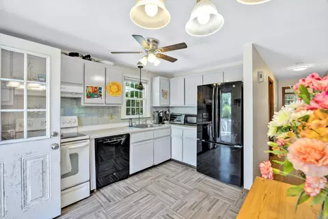 Kitchen - 27 Oregon Rd, Mashpee, MA 02649 photo 3 of 3