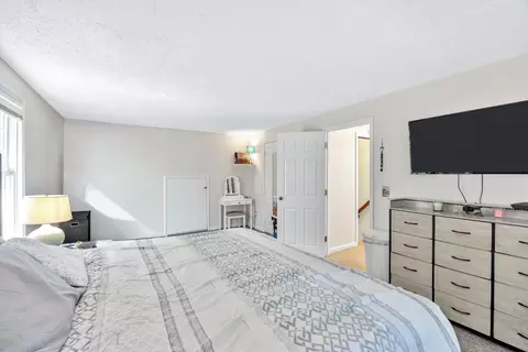 Bedroom - 27 Oregon Rd, Mashpee, MA 02649 photo 7 of 8
