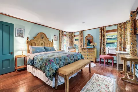 Bedroom - 2839 Main St, Barnstable, MA 02630 photo 6 of 7