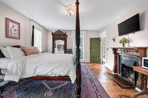 Bedroom - 2839 Main St, Barnstable, MA 02630 photo 2 of 7