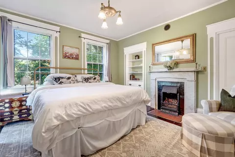 Bedroom - 2839 Main St, Barnstable, MA 02630 photo 3 of 7