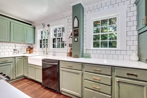 Kitchen - 2839 Main St, Barnstable, MA 02630 photo 2 of 3