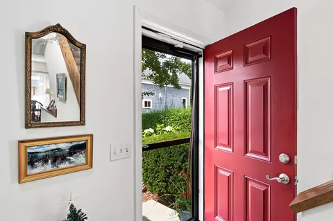 15 Mechanic St #1, Provincetown, MA 02657
