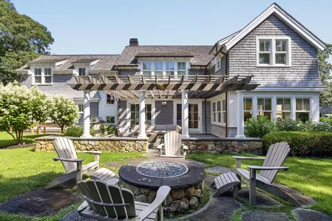 141 Hollingsworth Rd, Osterville, MA 02655