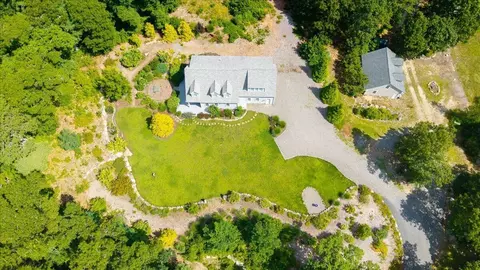 Exterior - 20 Durham Dr, Waquoit, MA 02536 photo 4 of 7