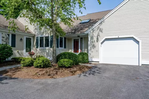 4 Portside Dr, Mashpee, MA 02649