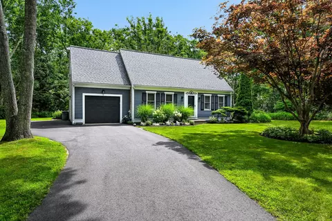 5 Windsong Rd, Forestdale, MA 02644