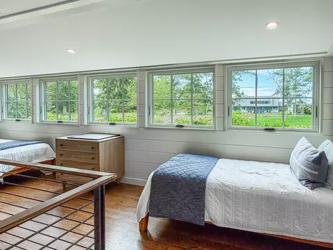 Bedroom - 25 Brickyard Rd, Chilmark, MA 02535 photo 2 of 2