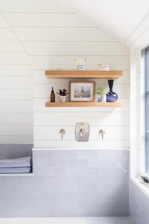 Bath - 25 Brickyard Rd, Chilmark, MA 02535 photo 2 of 4