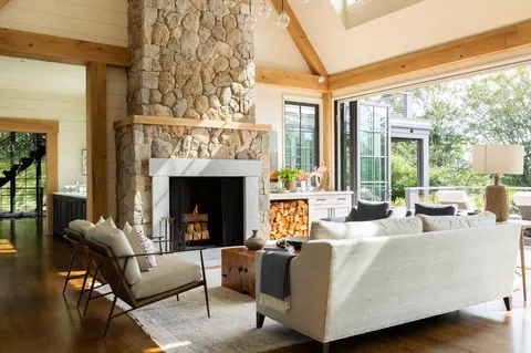 Living - 25 Brickyard Rd, Chilmark, MA 02535 photo 1 of 5