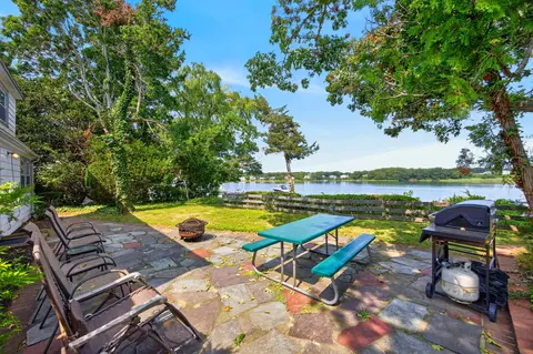 33 Horsefoot Rd, West Dennis, MA 02670