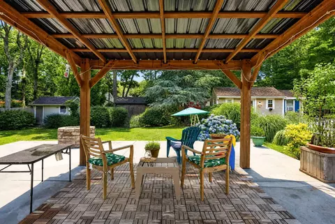 14 Veeder Dr, Teaticket, MA 02536