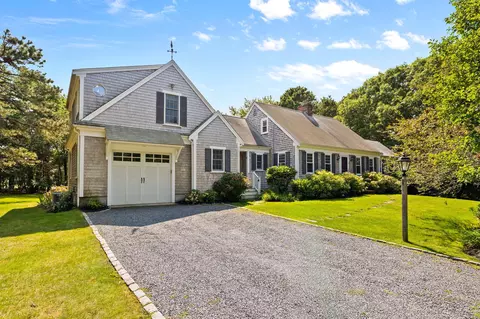 11 Barnes Ln, West Yarmouth, MA 02673
