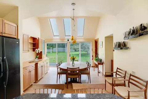 Dining - 174 Middle Rd, Chilmark, MA 02535 photo 4 of 4