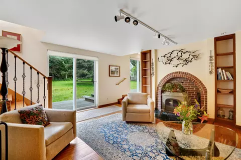 Living - 174 Middle Rd, Chilmark, MA 02535 photo 1 of 4