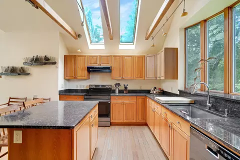 Kitchen - 174 Middle Rd, Chilmark, MA 02535 photo 4 of 4
