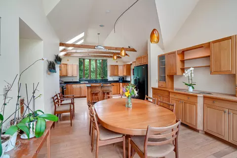 Dining - 174 Middle Rd, Chilmark, MA 02535 photo 1 of 4