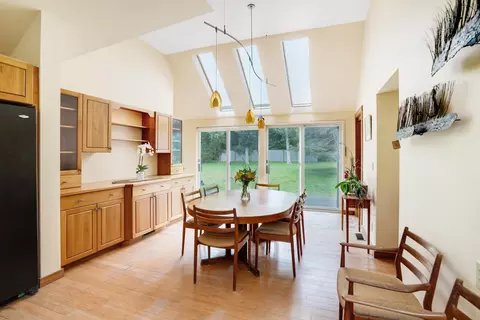 Dining - 174 Middle Rd, Chilmark, MA 02535 photo 2 of 4