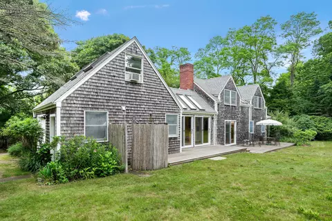 Exterior - 174 Middle Rd, Chilmark, MA 02535 photo 2 of 6
