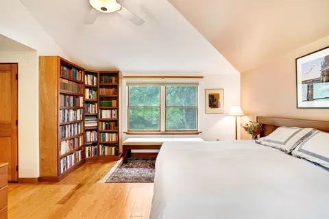 Bedroom - 174 Middle Rd, Chilmark, MA 02535 photo 2 of 9