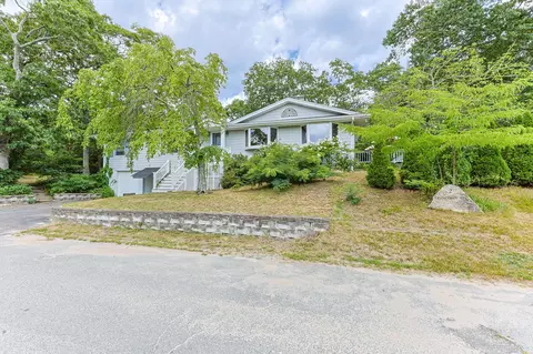 2 Franconia Ave, Wareham, MA 02571