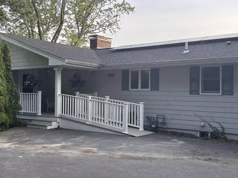 2 Franconia Ave, Wareham, MA 02571 photo 2