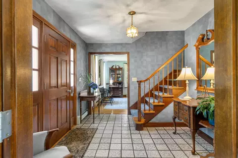 Entry Way - 2000 Bridge Rd, Eastham, MA 02642 photo 3 of 7
