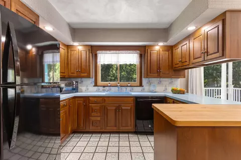 Kitchen - 2000 Bridge Rd, Eastham, MA 02642 photo 1 of 3