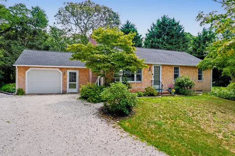 4 Susan Ln, Brewster, MA 02631