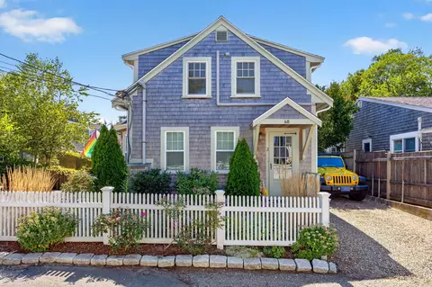 48 Pleasant St #2, Provincetown, MA 02657