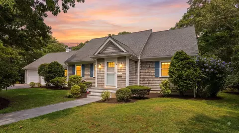 4 Aunt Ediths Rd, South Yarmouth, MA 02664