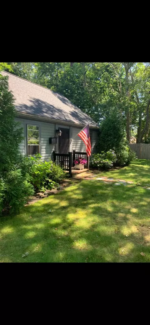 28 Annette Ave, East Falmouth, MA 02536