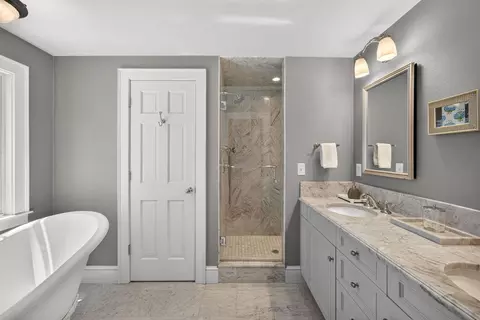 Bath - 35 Blue Heron Dr, Osterville, MA 02655 photo 2 of 3