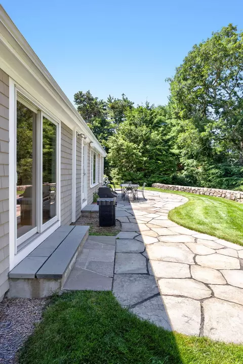 Exterior - 35 Blue Heron Dr, Osterville, MA 02655 photo 3 of 4