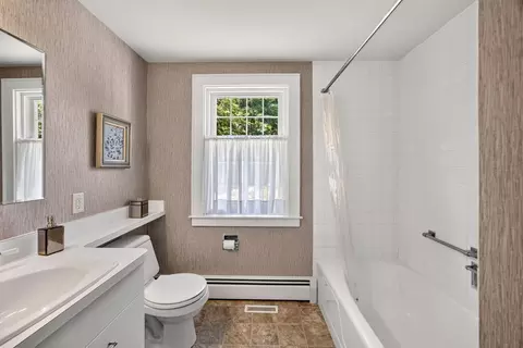 Bath - 35 Blue Heron Dr, Osterville, MA 02655 photo 3 of 3