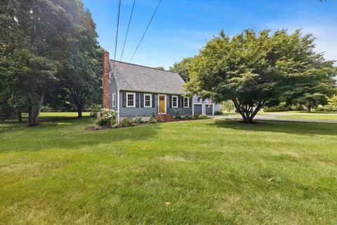 13 Bayview Ave, Berkley, MA 02779