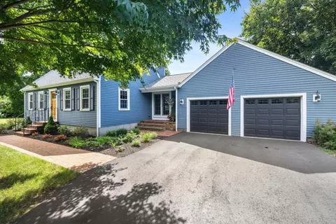 13 Bayview Ave, Berkley, MA 02779