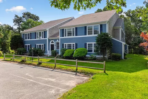 2 Englewood Dr #F8, Harwich, MA 02645