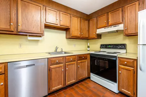 Kitchen - 41 Bridle Path, Marstons Mills, MA 02648 photo 2 of 2