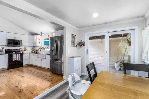 Dining - 23 Highview Ave, Mashpee, MA 02649 photo 2 of 2