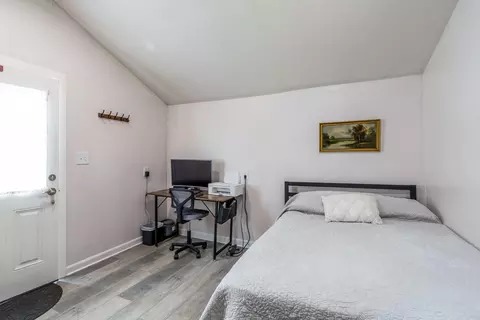 Bedroom - 23 Highview Ave, Mashpee, MA 02649 photo 3 of 3