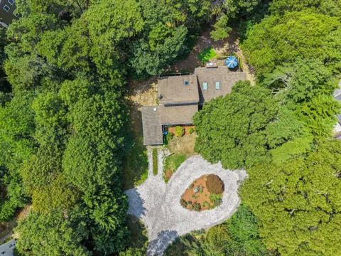 10 S Pond Dr, Brewster, MA 02631