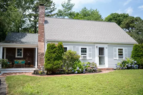 1 Bayberry Rd, West Yarmouth, MA 02673