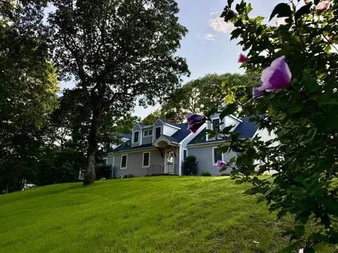 129 Driftwood Ln, South Yarmouth, MA 02664