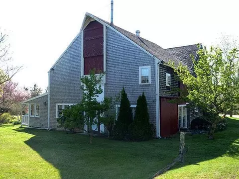 Exterior - 660 Main St, West Barnstable, MA 02668 photo 1 of 10