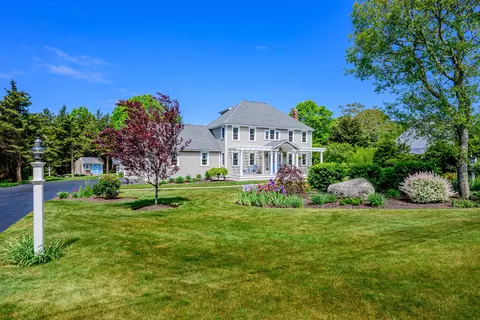 91 Williston Rd, Sagamore Beach, MA 02562