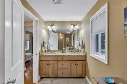 Bath - 304 Red Brook Rd, Mashpee, MA 02649 photo 5 of 5