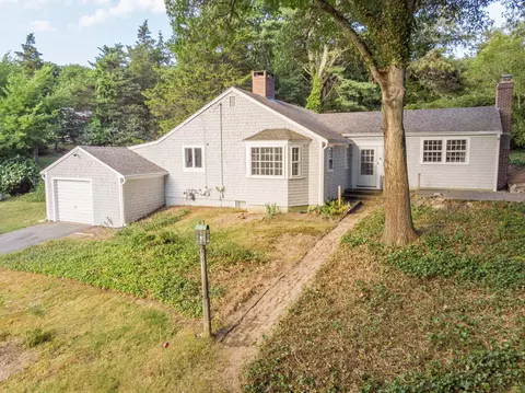 4 High Tide Ln, Orleans, MA 02653